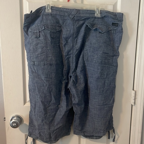 Men’s shorts - Picture 2 of 2